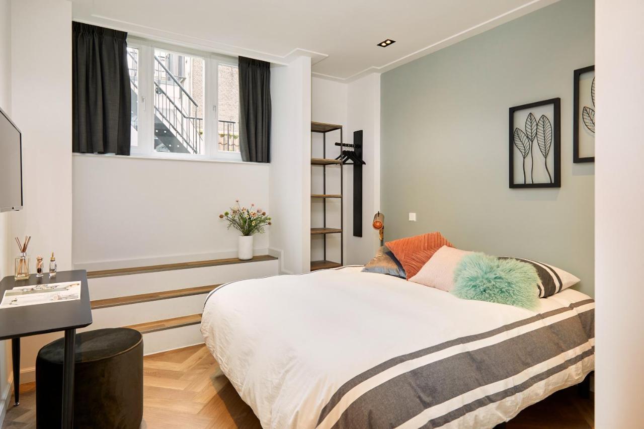 Damrak Short Stay Amsterdam Exterior photo